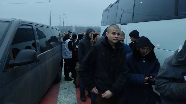 Обмен пленными с РФ: Украина вернула домой 35 военных и одного гражданского