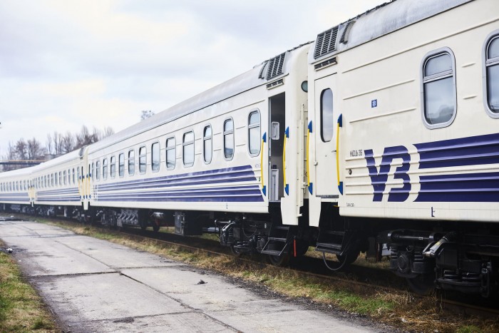 УЗ ограничила продажу билетов на новые рейсы из Киева до Варшавы
