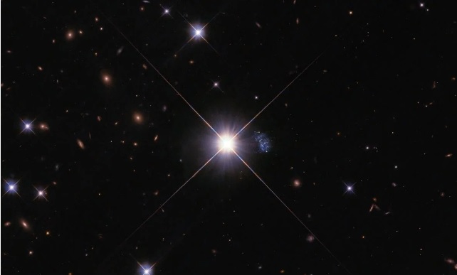 Телескоп &#8220;Хаббл&#8221; показал галактику, которая поможет понять, как формировалась Вселенная