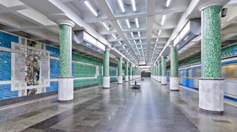 Станция метро в Харькове начала протекать из-за постоянных обстрелов РФ