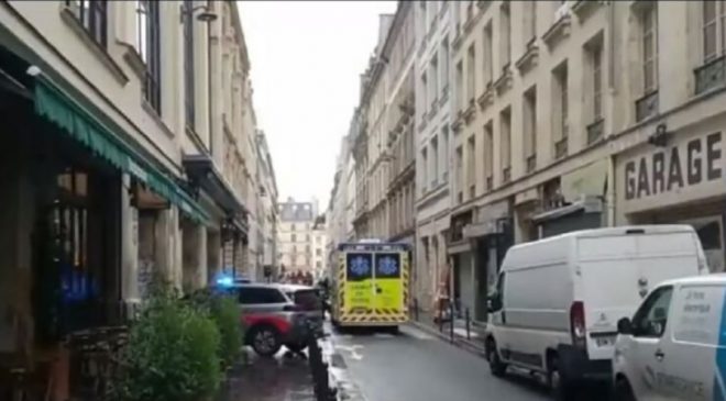 В Париже мужчина устроил стрельбу на улице: двое погибших, есть раненые
