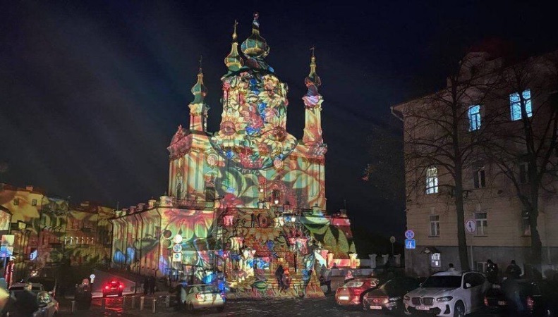 Швейцарский художник на Рождество показал в Киеве феерию света