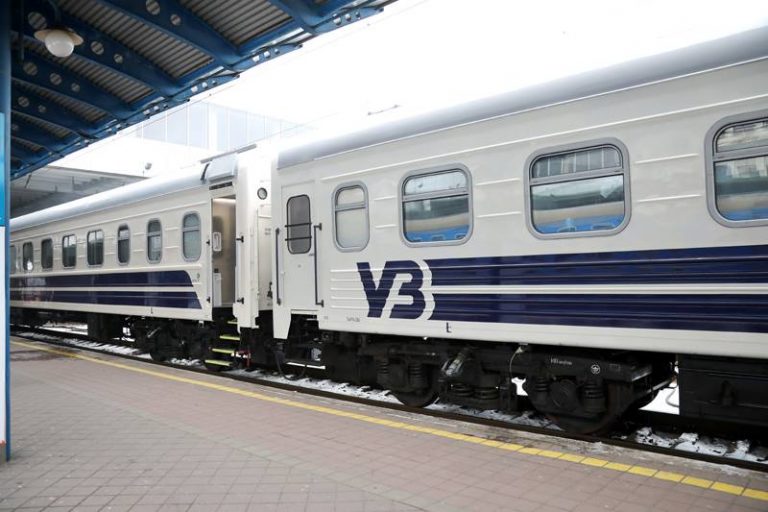 Из-за ремонта железной дороги изменены маршруты поездов из Львова до Рахова и Яремче