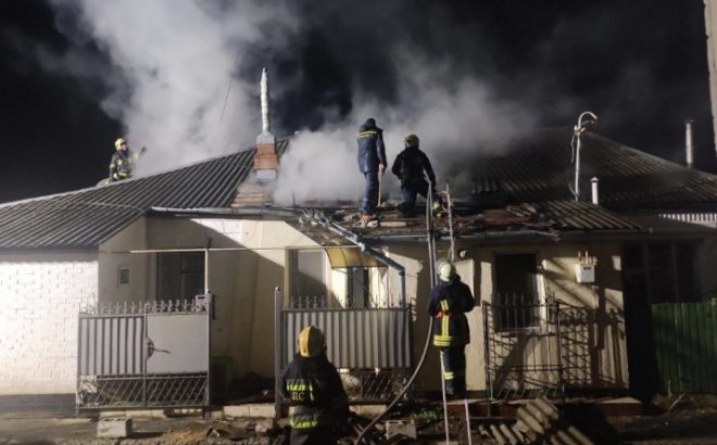 В Белой Церкви горел дом с мужчиной: пострадавшего с ожогами госпитализировали