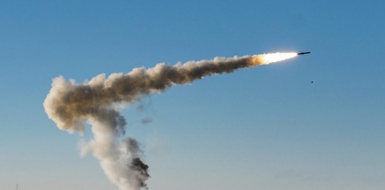 На Запорожской АЭС после ракетной атаки РФ есть угроза блэкаута