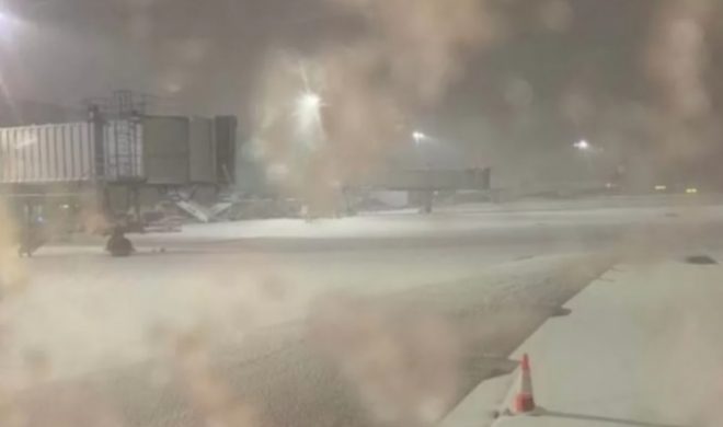 Великобританию накрыло снегопадом: в нескольких аэропортах отменили десятки авиарейсов