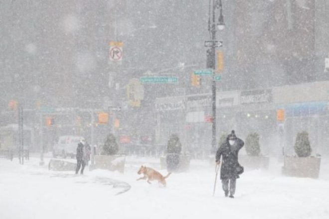 Снежная буря в США: погибли не менее 15 человек