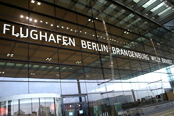 В аэропорту Берлина из-за крупной забастовки отменили 300 авиарейсов