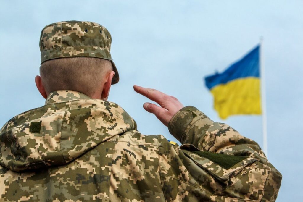 После победы Украина должна перейти на контрактную армию &#8212; Шмыгаль