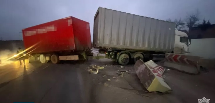 На трассе Киев-Чоп произошло ДТП, есть пострадавшие: дорога в сторону Ровно перекрыта