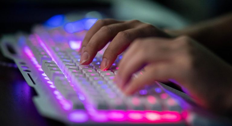 Масштабная хакерская атака в Европе заблокировала тысячи серверов