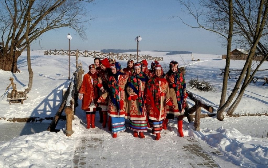 Когда в Украине можно колядовать, щедровать и посевать: календарь зимних обрядов