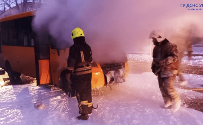 В Вышгороде горела маршрутка: огонь пошел от моторного отсека