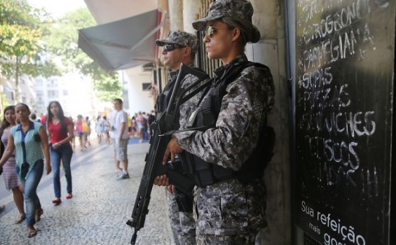 Полиция Бразилии освободила здание парламента от протестующих
