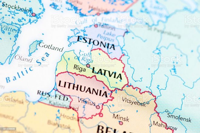 Эстония и Латвия выслали из страны российских послов &#8212; СМИ