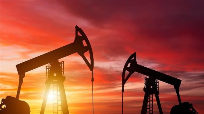 В последний месяц осени доходы РФ от продажи нефти упали впервые с начала лета &#8212; МЭА