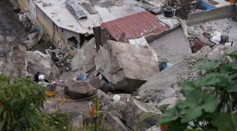 Не менее 40 погибших, 200 разрушенных домов: в Перу сошел оползень