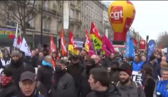 Во Франции продолжаются массовые протесты против пенсионной реформы
