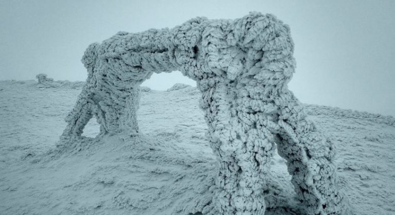 Туман и мороз -10 градусов: на горе Поп Иван резко похолодало