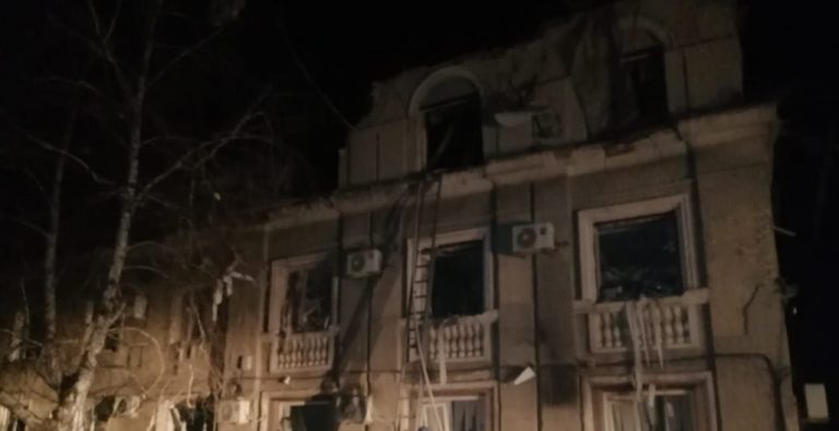 РФ нанесла ракетный удар по Краматорску: разбиты 9 многоэтажек
