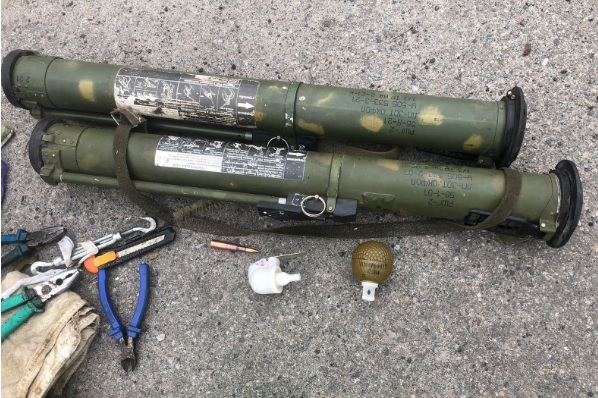 В Харьковской области мужчина вез в авто гранаты, 2 гранатомета, 200 патронов