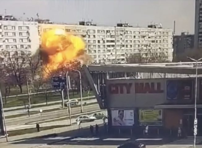 Ракетный обстрел домов в Запорожье: стало известно о 18 раненых