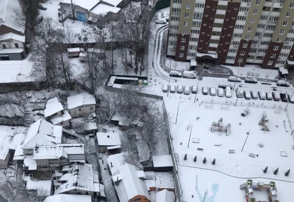 Еще не весна: ночью в Киеве снова выпал снег
