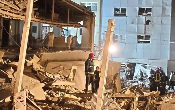 Не менее 7 погибших: в Иране в результате взрыва рухнули три дома