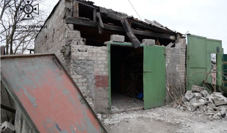 Россияне ударили ракетами по Запорожью: повреждены дома и гаражи, есть пострадавшие