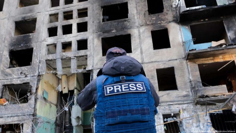 В Украине изменились правила аккредитации военных журналистов