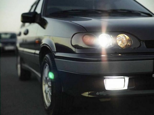 С 1 мая украинские водители не обязаны за городом включать ближний свет фар