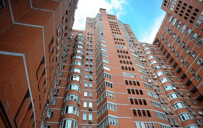 Украинские девелоперы заложили в стоимость строящегося жилья курс до 42 грн за доллар