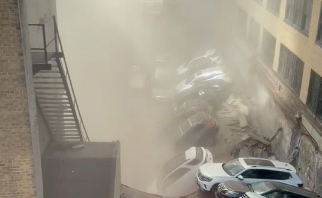 В Нью-Йорке рухнул многоуровневый паркинг: есть погибшие и пострадавшие