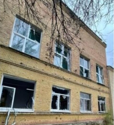 РФ ударила ракетами по Славянску: повреждены школа, водоканал и многоэтажки