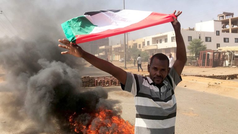 В Судане на фоне боевых действий наблюдается дефицит продовольствия, воды и медикаментов &#8212; СМИ