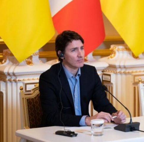 В разговоре с премьером Канады Зеленский описал потребность ВСУ в оружии