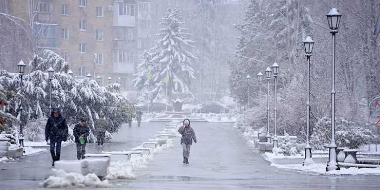 Сегодня в Украине пройдут дожди, в Карпатах &#8212; мокрый снег и гололед