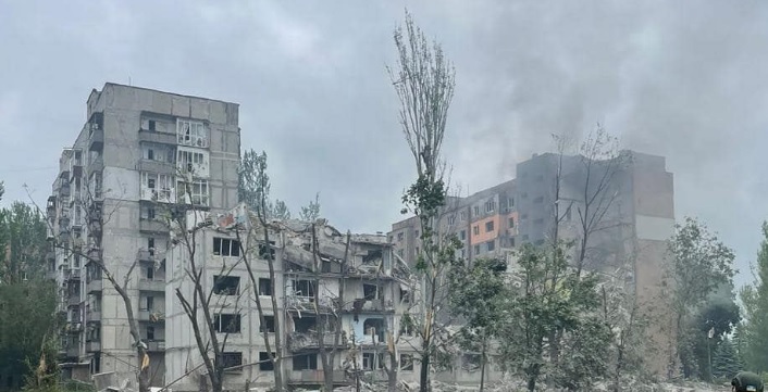 В Авдеевке в результате авиаудара РФ обрушилась многоэтажка: есть раненые