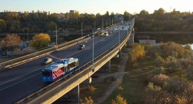 В Николаеве начали ремонтировать Ингульский мост: возможны задержки транспорта