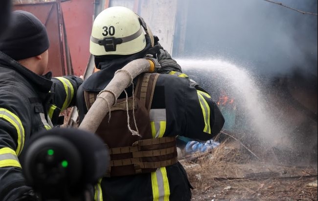 РФ ударила по военному объекту в Хмельницкой области: начался пожар, повреждены летательные аппараты