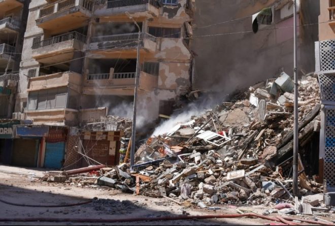В Египте обрушился 13-этажный дом: под завалами могут быть жильцы и посетители супермаркета