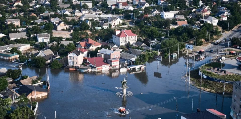 Жители Херсона жалуются на местную власть, которая не объяснила, как оформить ущерб после затопления