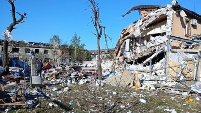 Обстрел Днепропетровщины и обрушение жилого дома: стало известно о 22 пострадавших