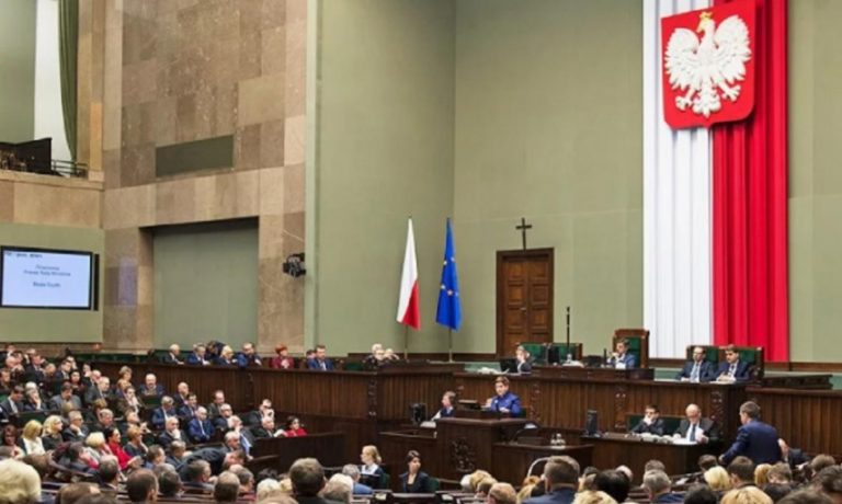 Сейм Польши назначил членов следственной комиссии по слежке за оппозицией