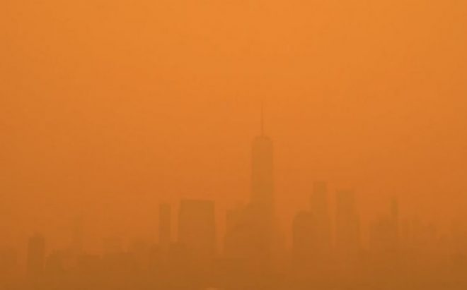 Из-за пожаров в Канаде Нью-Йорк накрыло оранжевым туманом