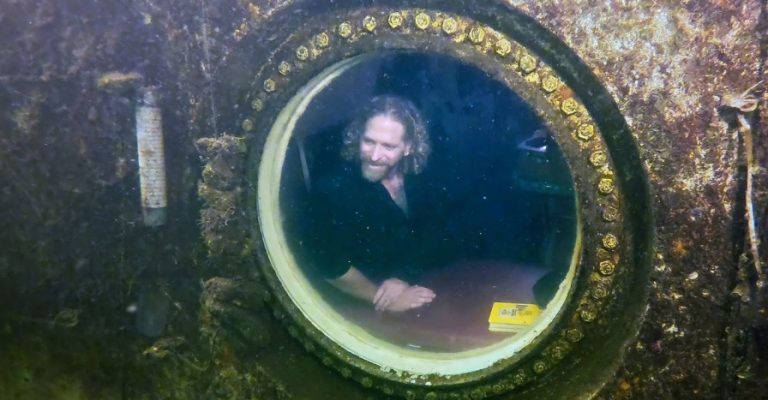 Организм ученого помолодел на 10 лет после трех месяцев проживания под водой
