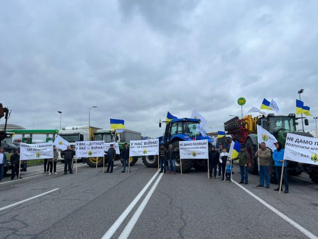 Украинские аграрии разблокировали проезд для грузовиков из Польши: подробно
