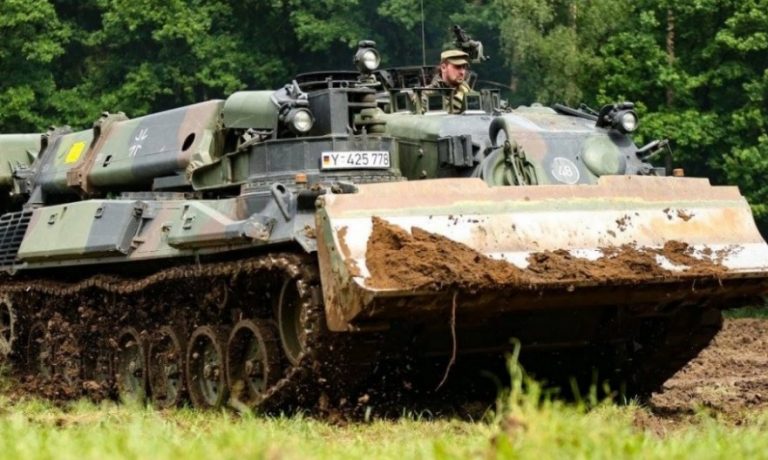 Германия передала Украине новый пакет помощи с тяжелой военной техникой