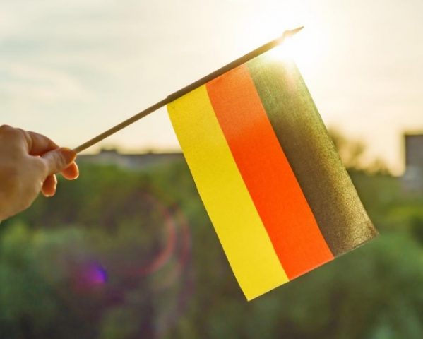 Правительство Германии ответило на запрет консульских услуг для украинских мужчин: они не потеряют статус временной защиты