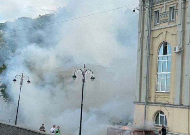 В центре столицы возле Киевпасстранса произошел пожар: дома накрыло дымом &#8212; очевидцы